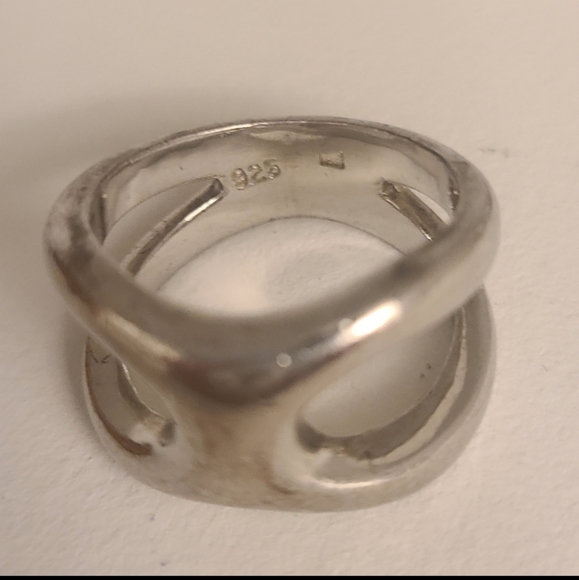 Beautiful Silver Ring - Picture 2 of 2